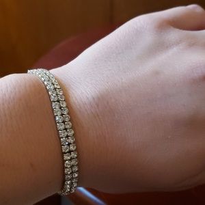 Stretchy bracelet**Bogo on all items $10 or less**